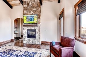5155 Bears Den Dr Sedalia CO-large-011-Master Bedroom-1500x1000-72dpi