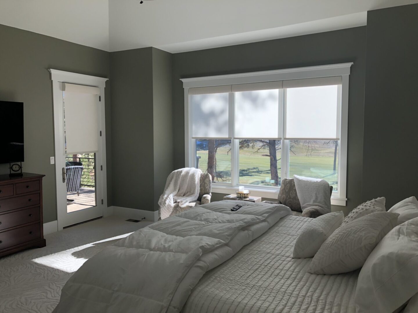 Image of white shades in bedroom